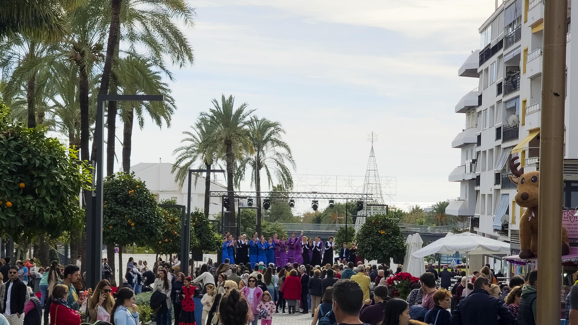 Rotundo éxito del Mercadillo Navideño de San Pedro Alcántara