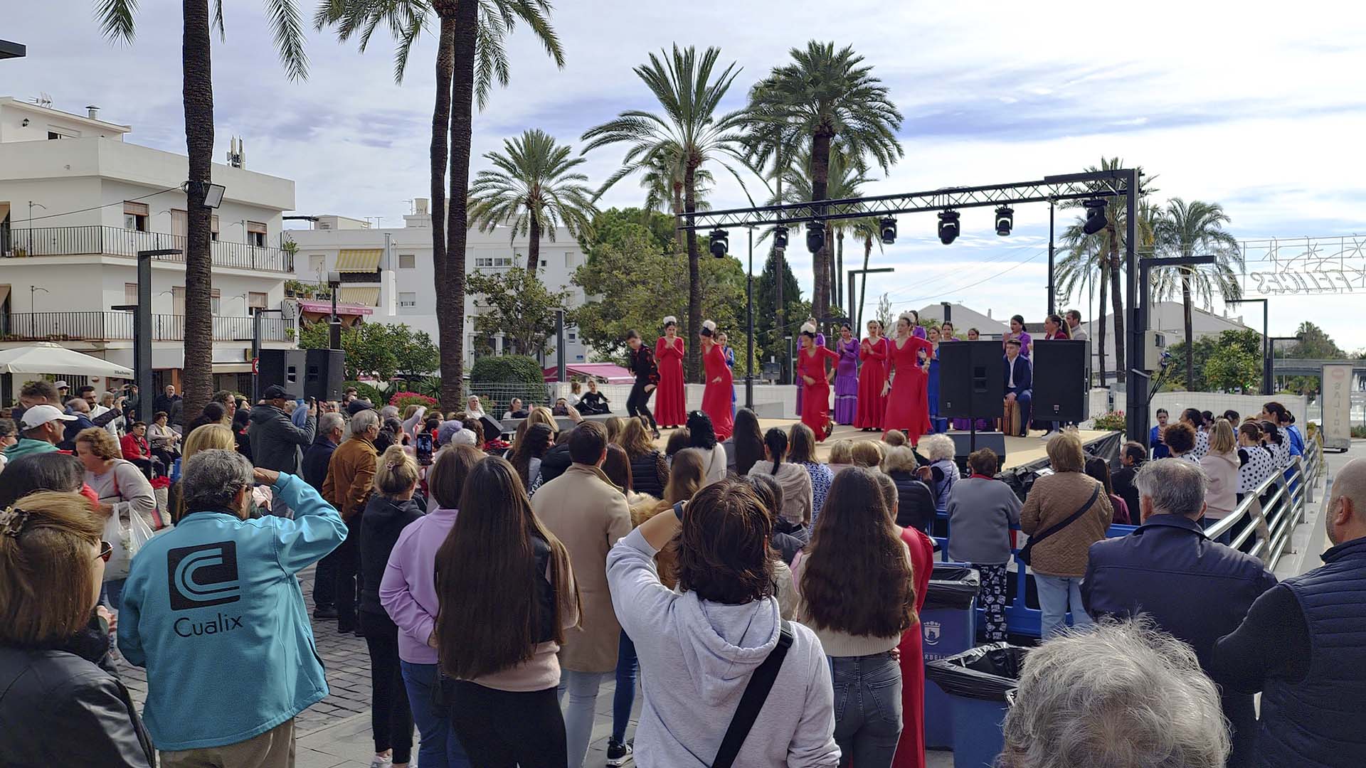 Rotundo éxito del Mercadillo Navideño de San Pedro Alcántara