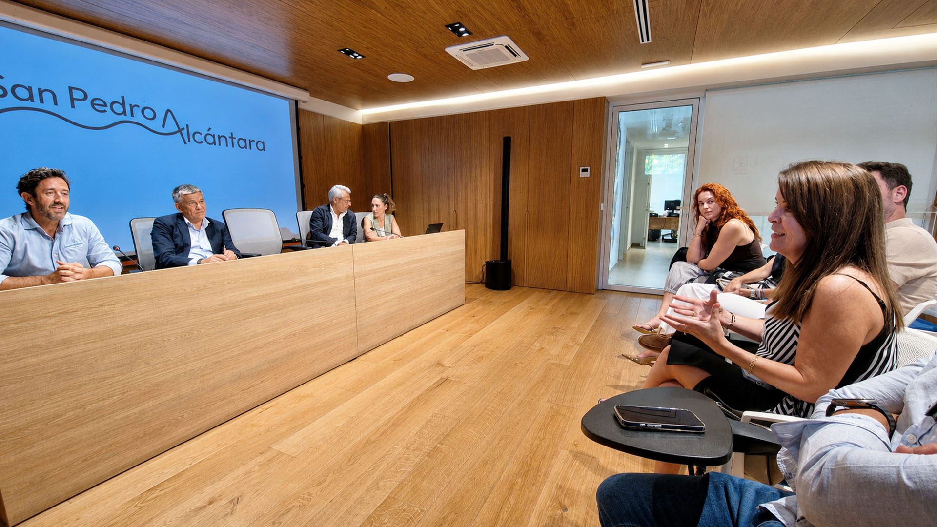 El Ayuntamiento sigue promocionando su modificación de normas urbanísticas para los negocios