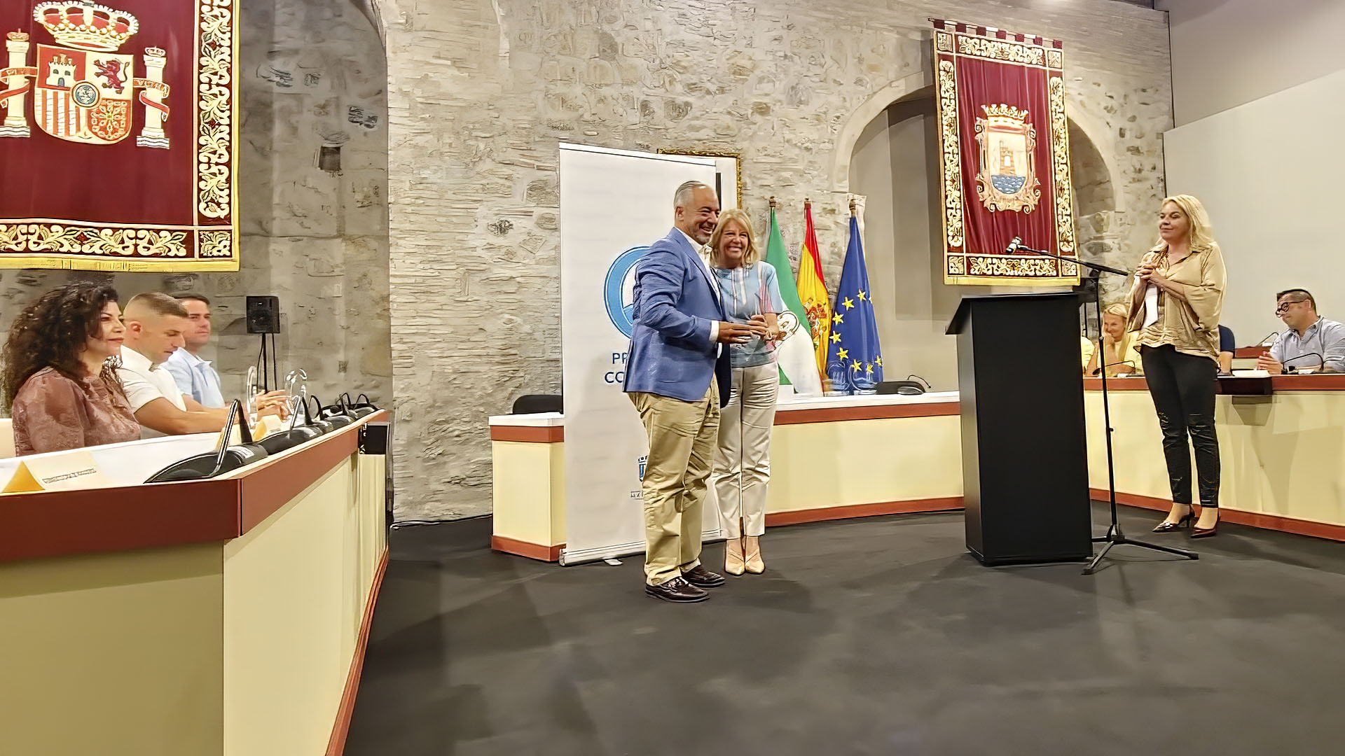 Entre otros establecimientos, reconocimiento municipal a nuestros socios Tanino y Garden Center Linda Vista
