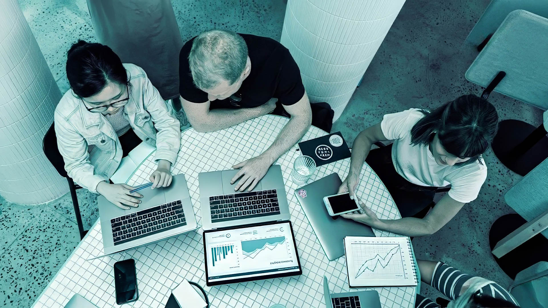 Acelerador Digital para PYMEs: transforma tu negocio con CEM y la Cámara de Comercio